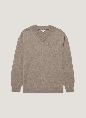 Effortless Look Stay Cozy Men's Lambswool V-neck Jumper in Bark
