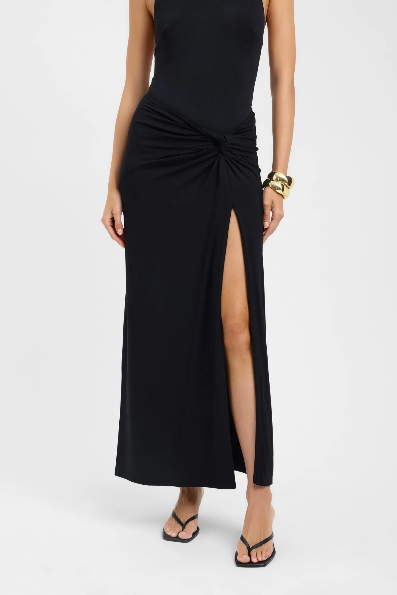 Quinn Maxi Skirt Thermal Regulating Breezy Outfit