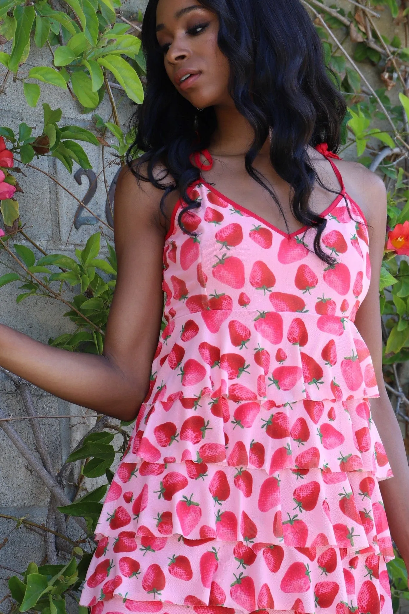 Timeless fitted silhouette Rada Dress - Strawberry Fields