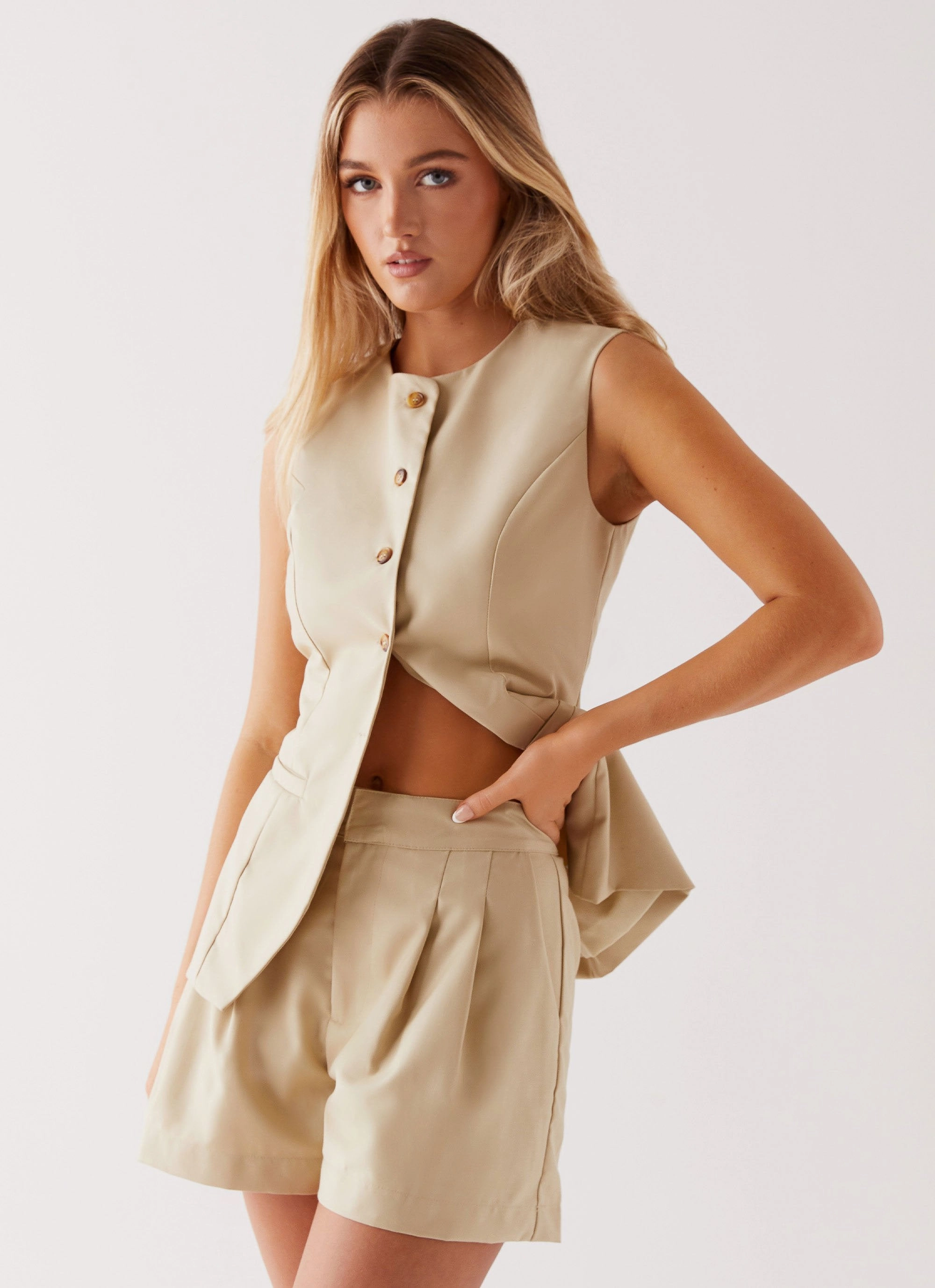 Siena Style Tailored Shorts - Beige Soft Lines