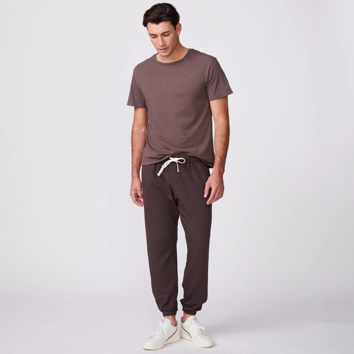 Relaxed Crew V Neck Design WrinkleFree Structure