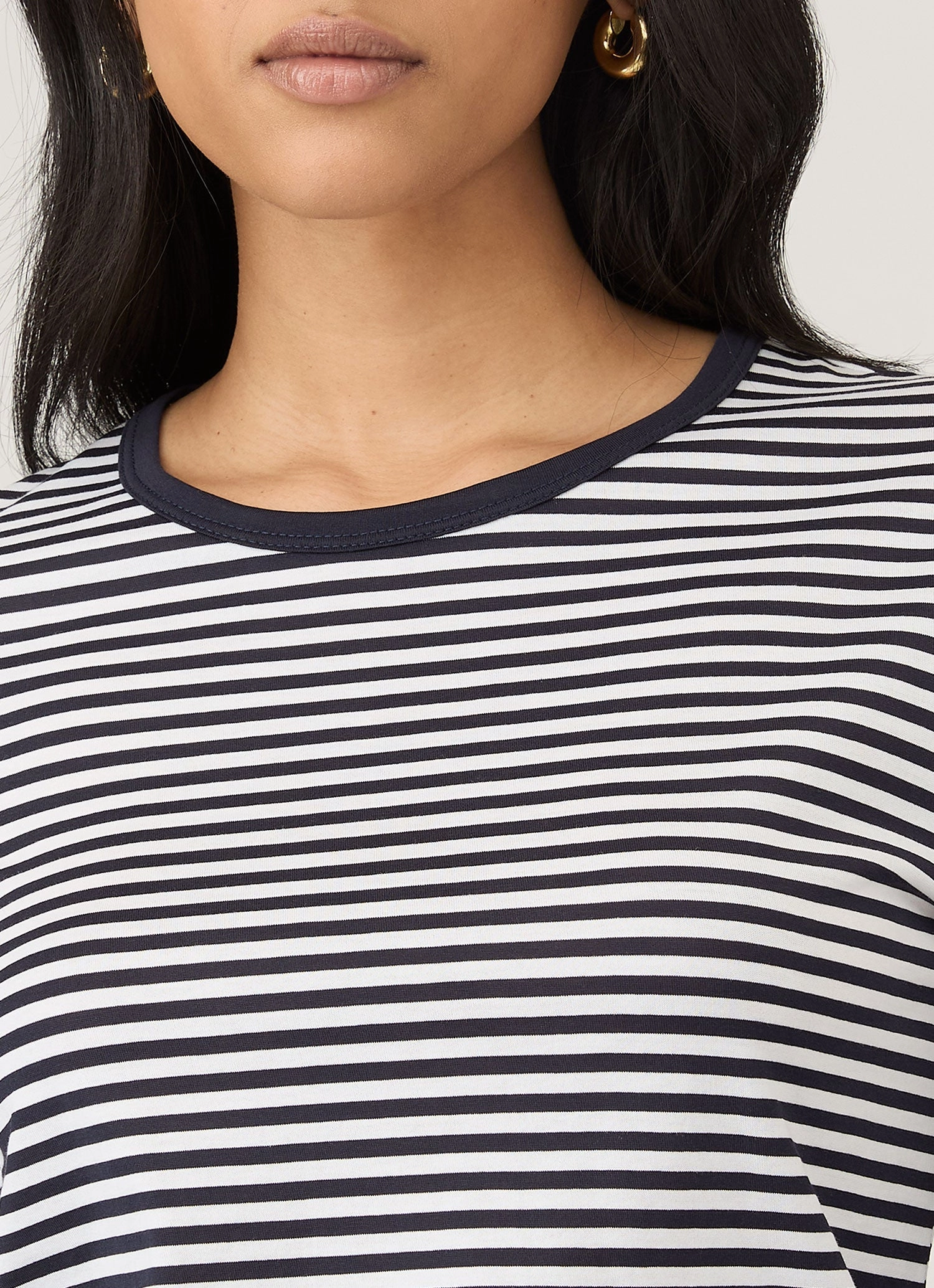 Women's Long Sleeve Classic T-shirt in White/Navy English Stripe High-Quality Cotton