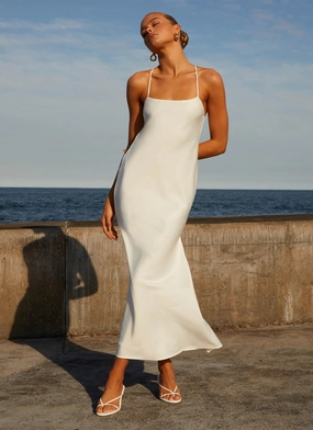 Runway Royalty Maxi Dress - White Spring Ensemble Versatile Layers Lounge Moment Runway Royalty Maxi Dress - White