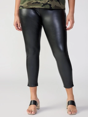 Runway Semi High Rise Legging Slick Black Extended Sizing Ultimate Durability Runway Semi High Rise Legging Slick Black Extended Sizing Tapered Look RecycledMaterial