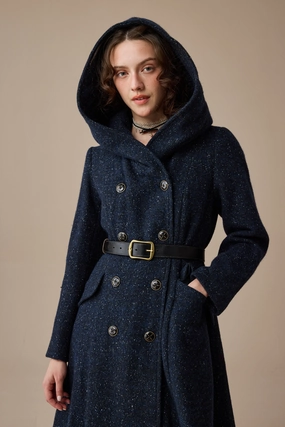 Rural Ensemble Trista 24 | 100% twill wool hooded coat Piped-Edge Trista 24 | 100% twill wool hooded coat