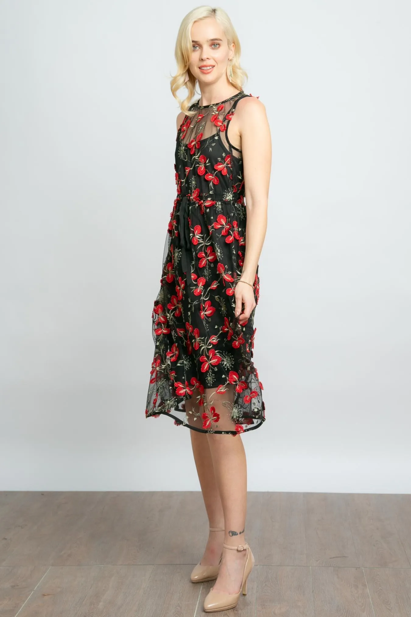 Fashion-Forward Sage Dress - Cardinal