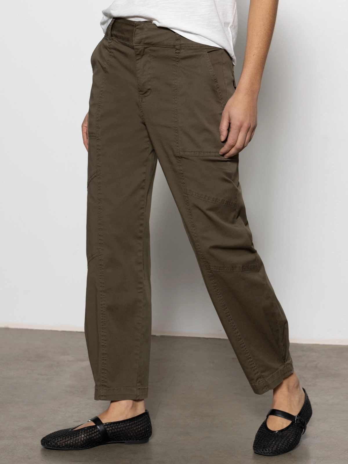 Sahara Tapered Standard Rise Pant Burnt Olive Temperature Regulating Fabric WrinkleResistantMaterial