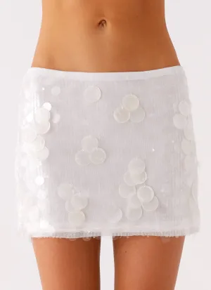 Salihah Sequin Shell Mini Skirt - White Cool Breeze Salihah Sequin Shell Mini Skirt - White Essential Layer Comfy Design