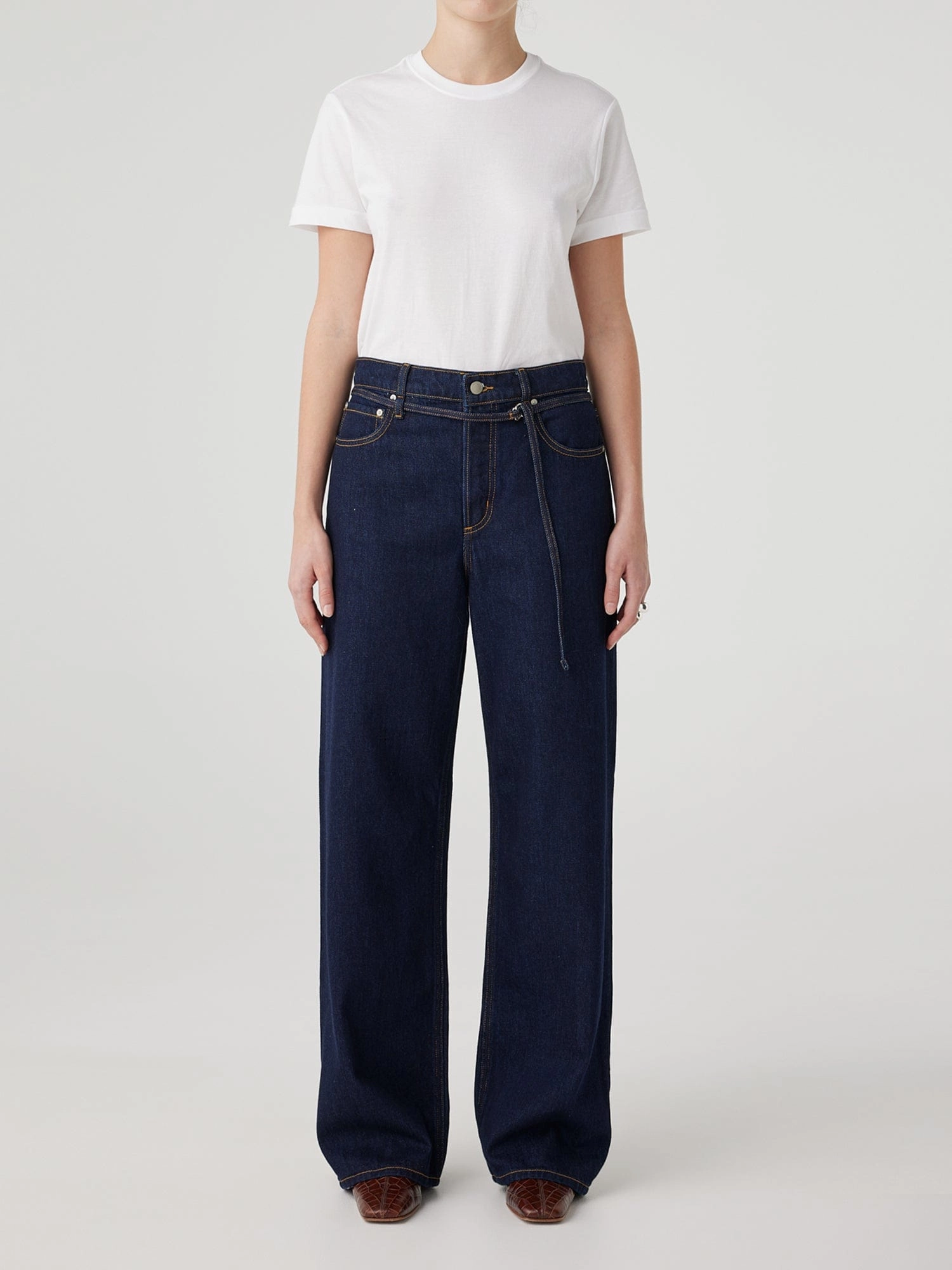 Sasha Jean Pure Blue Streetwear Fan Beach Day Relaxed Style Smart Casual Minimalist Style