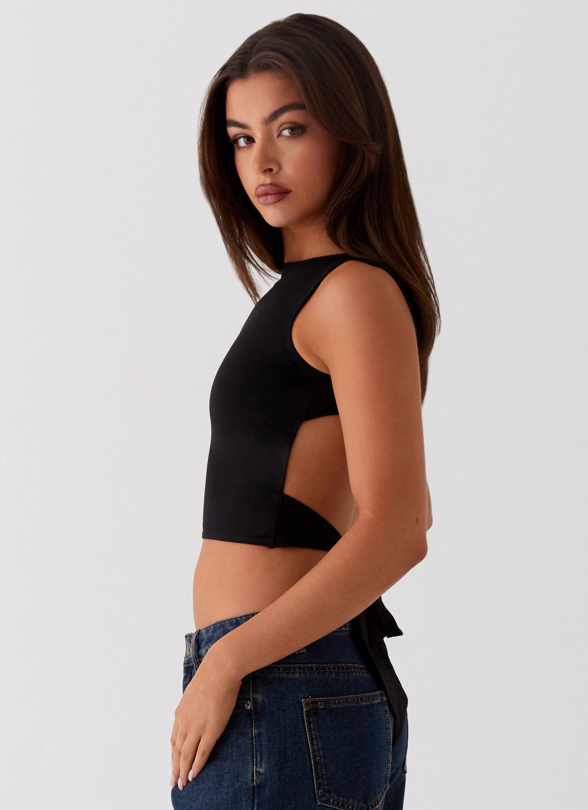 Anti Static Weave Technology NoSlip Grip Saskie Crop Top - Black