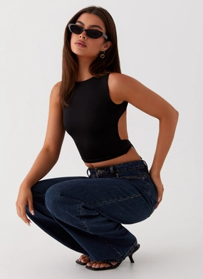 Saskie Crop Top - Black Seamless Body Mapping Brushed Microfiber Surface Ergonomic Shoulder Cut Saskie Crop Top - Black