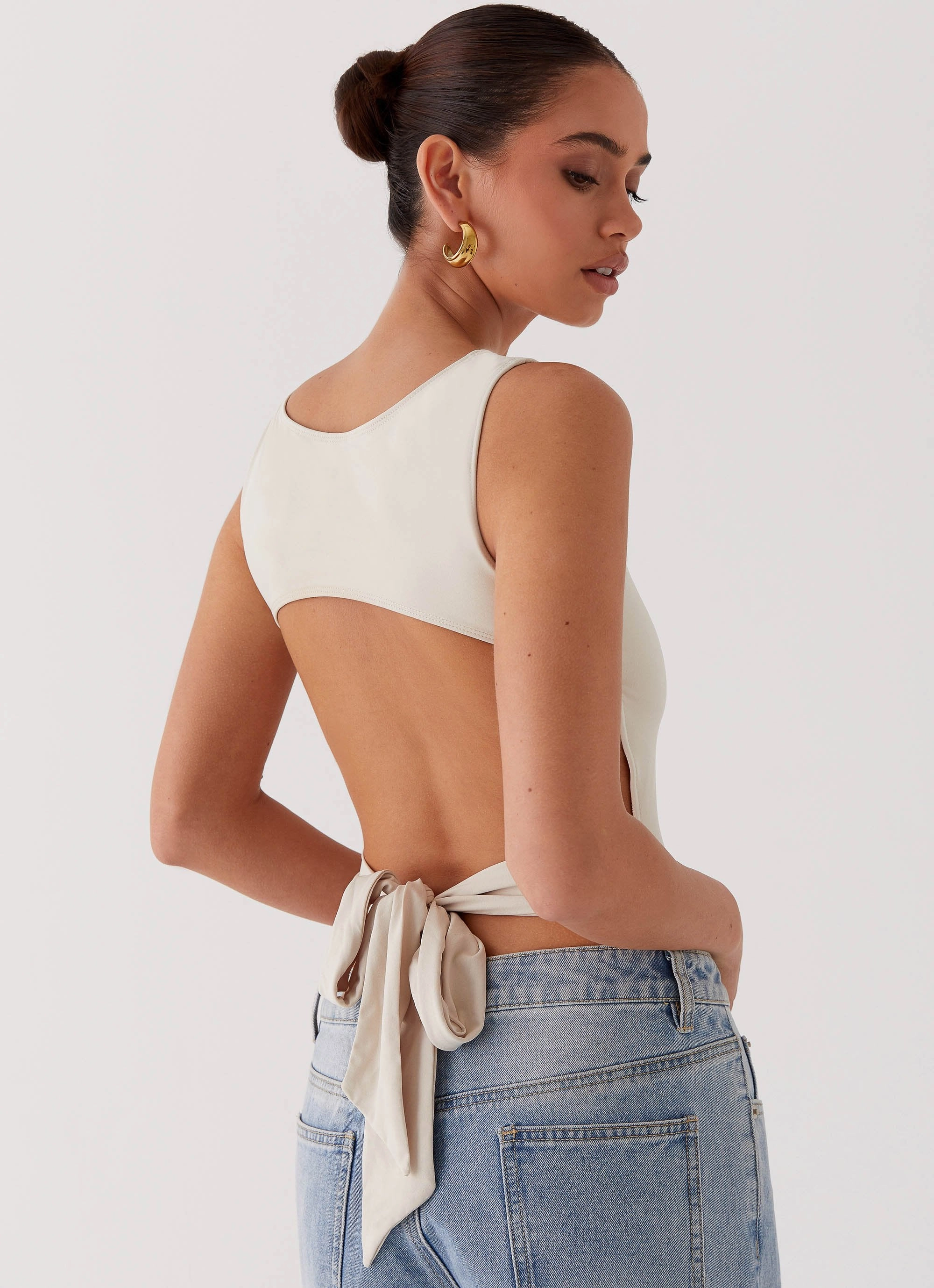 Saskie Crop Top - Ivory Airflow Vents
