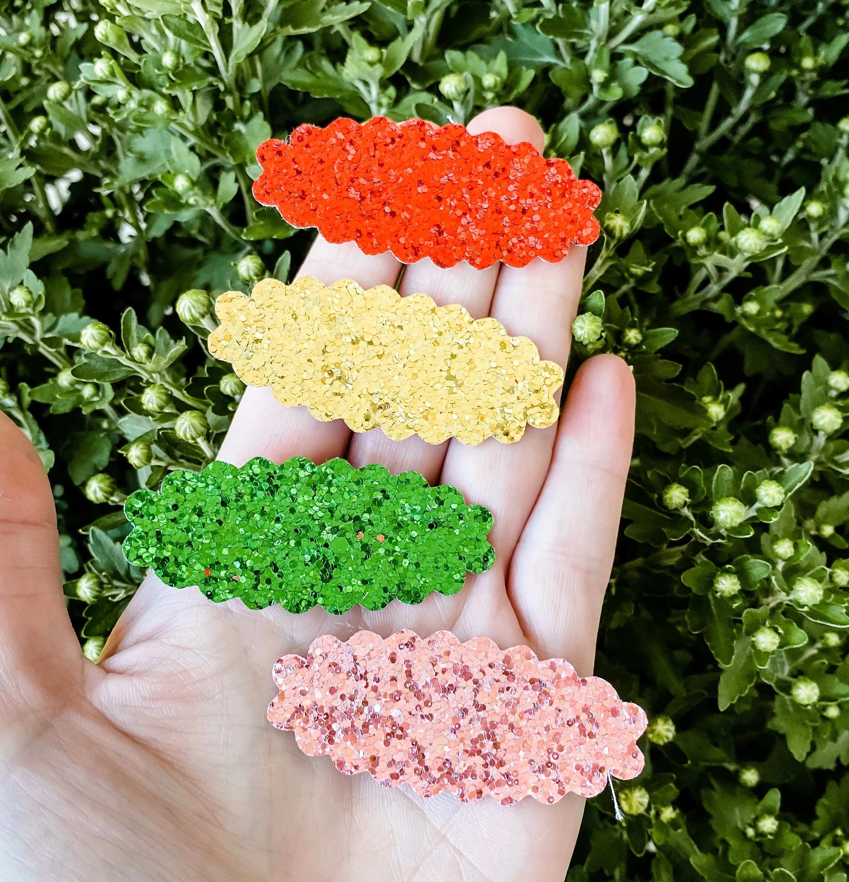 Scalloped SET OF 4 Snap Clips