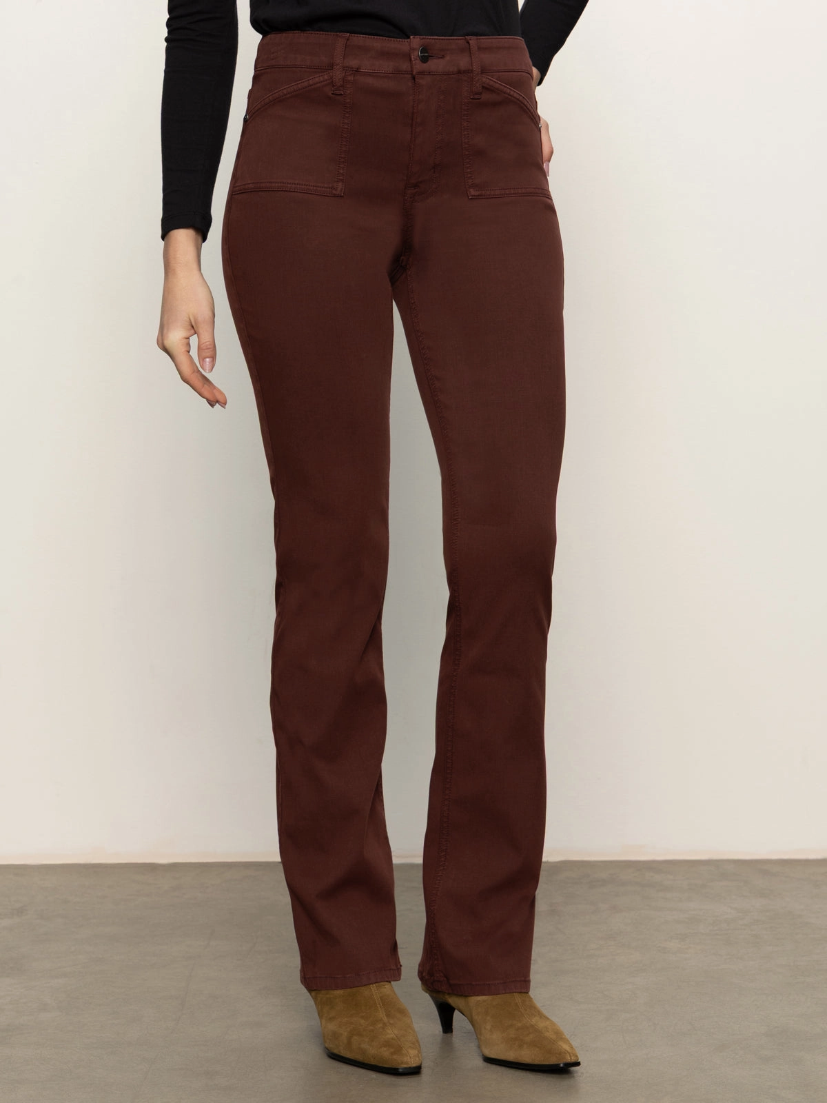 Casual Performance Essential Look Sculpted Brook Bootcut Pant Chicory