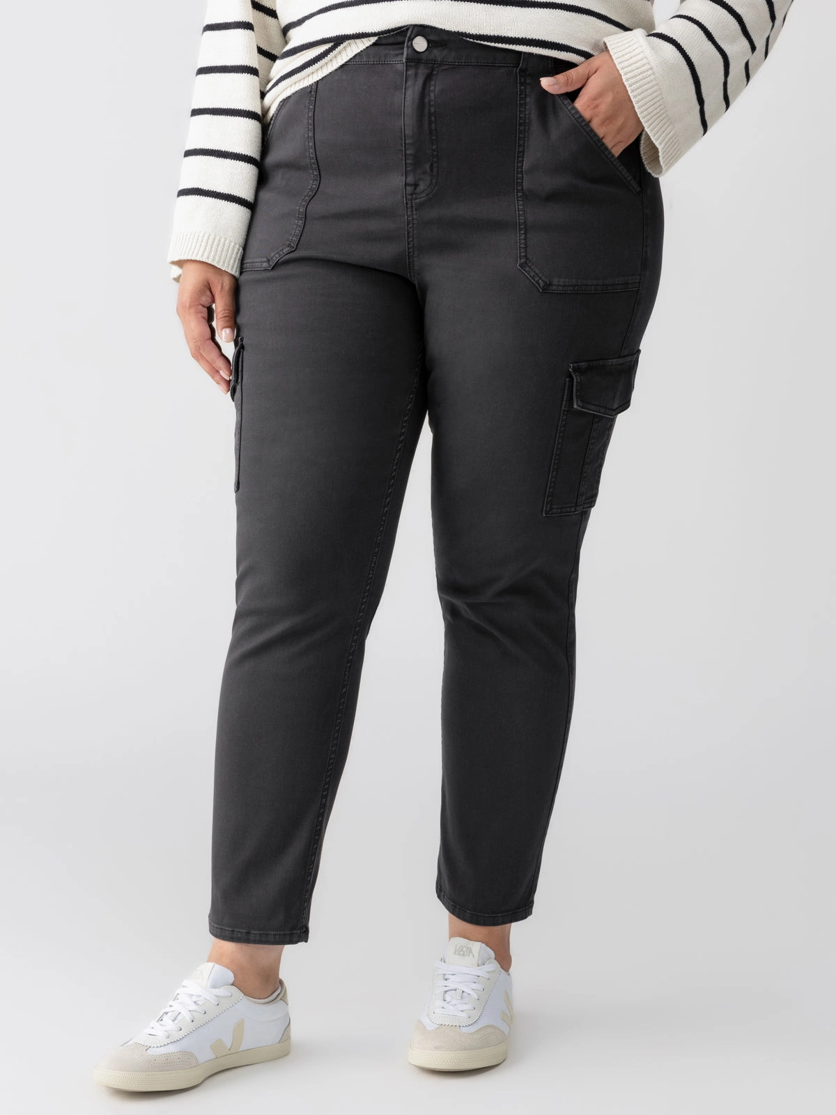Sculpted Hayden Cargo Standard Rise Pant Black Extended Sizing Flex Movement