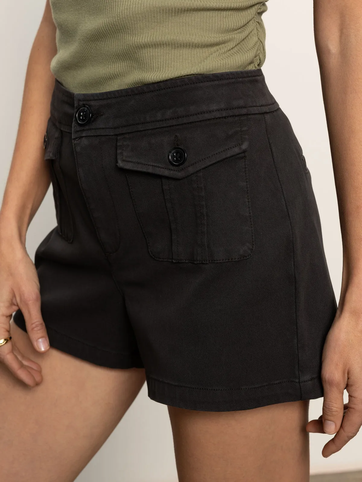 View Cargo Short Black Thermoregulating Fabric Clean Stretch