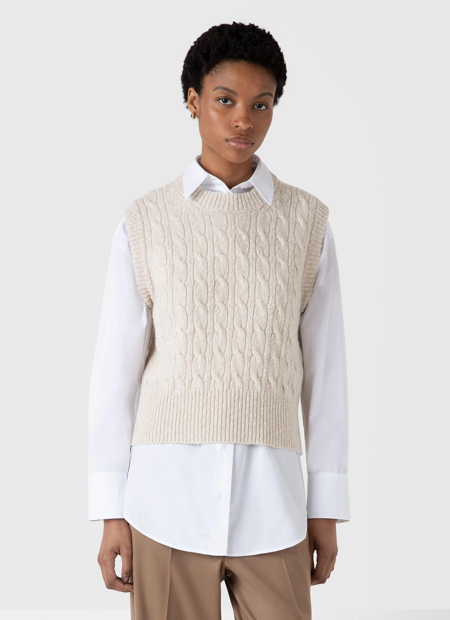 Off-Duty Fit Women's Cable Knit Vest in Ecru