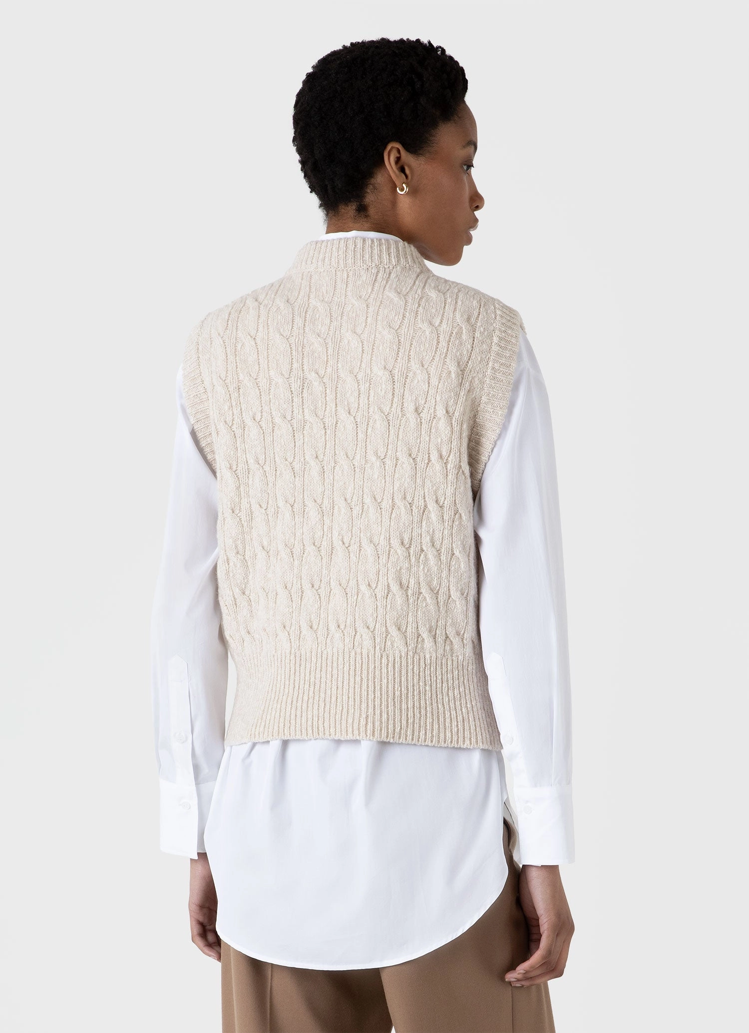 Dimensional Jacquard Weave Women's Cable Knit Vest in Ecru