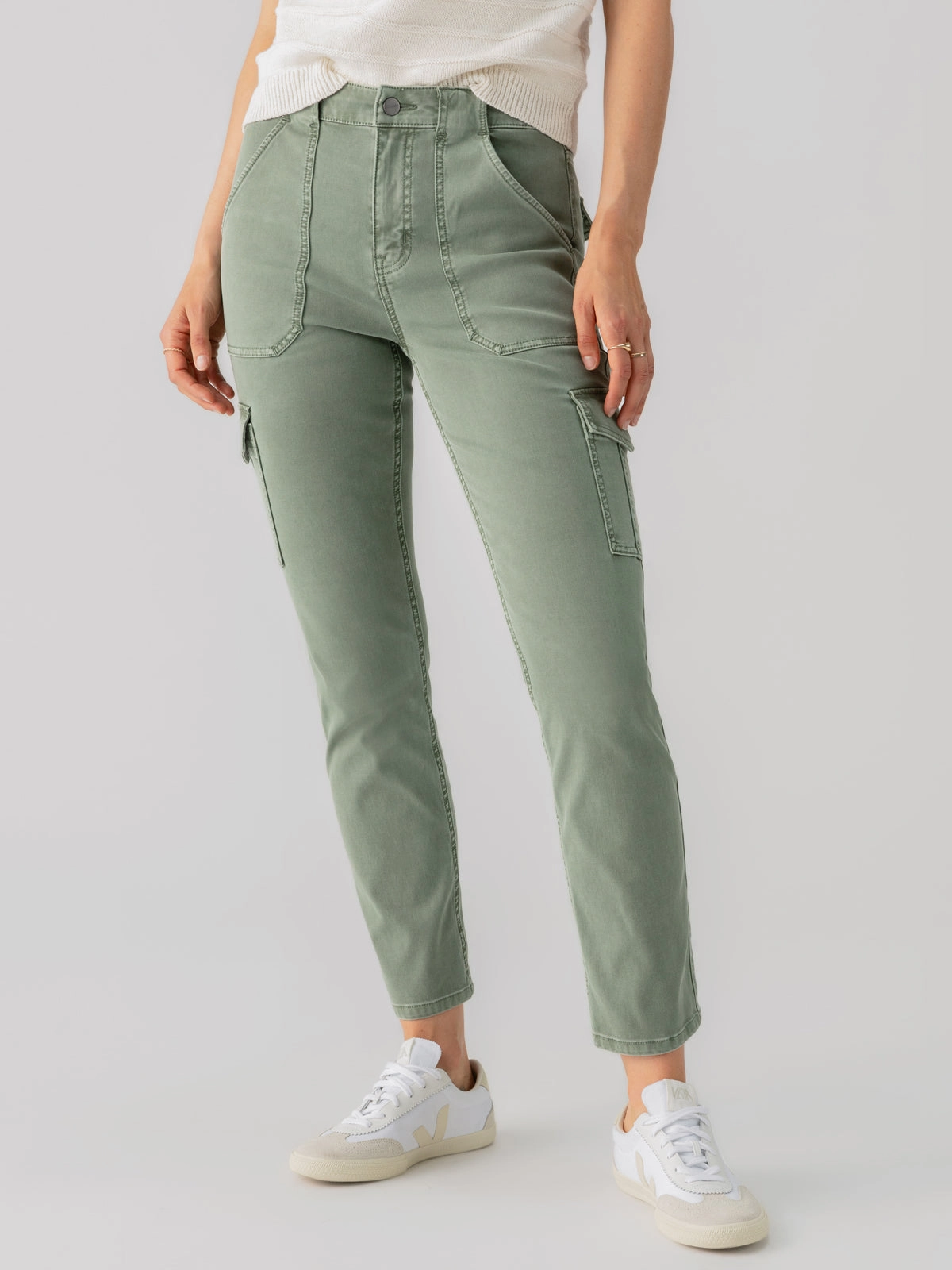 No Gap Waist Construction Sculpted Hayden Cargo Standard Rise Pant Dark Spruce