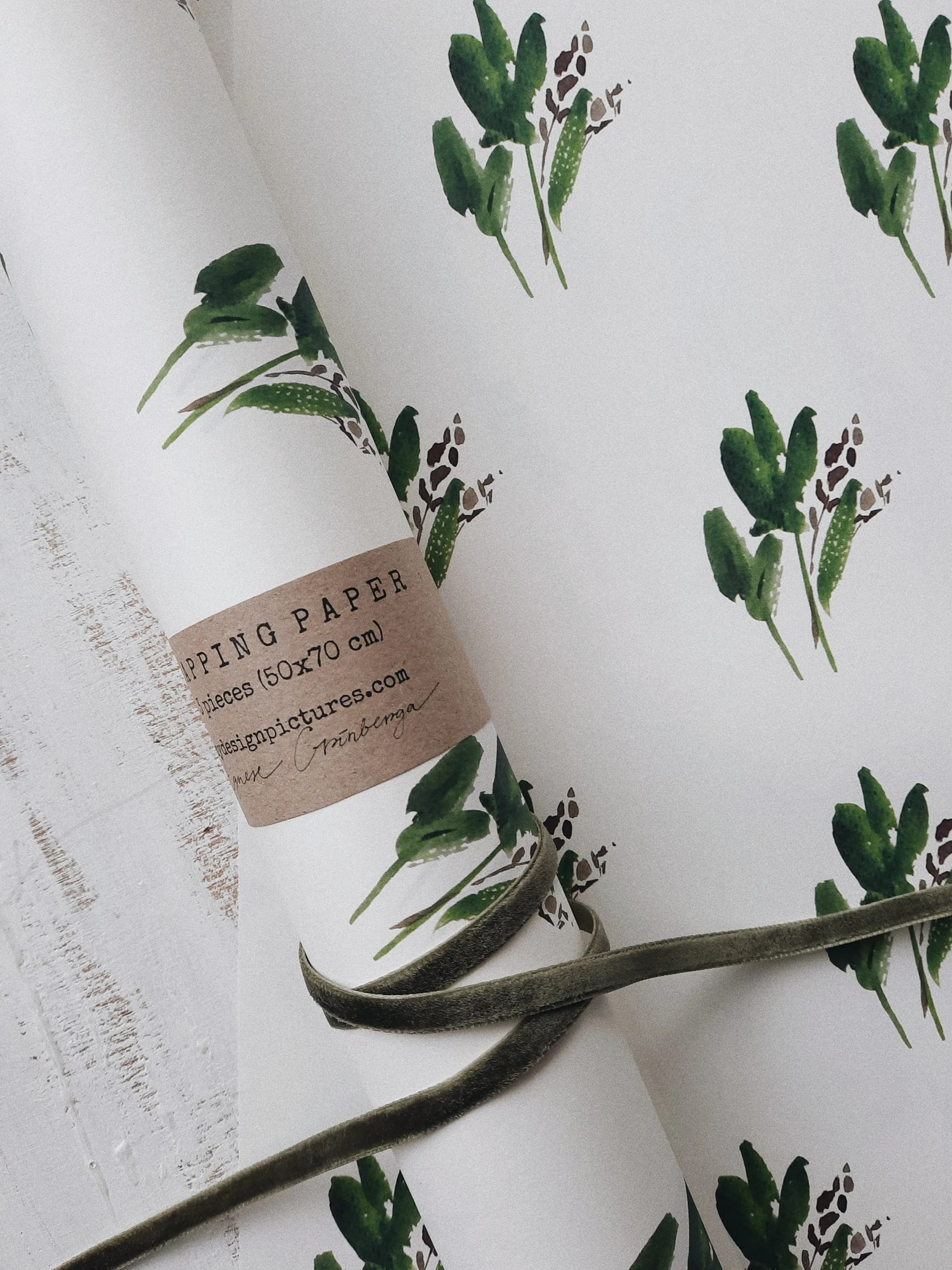 SET OF 3 pieces GREEN LEAVES pure white wrapping paper