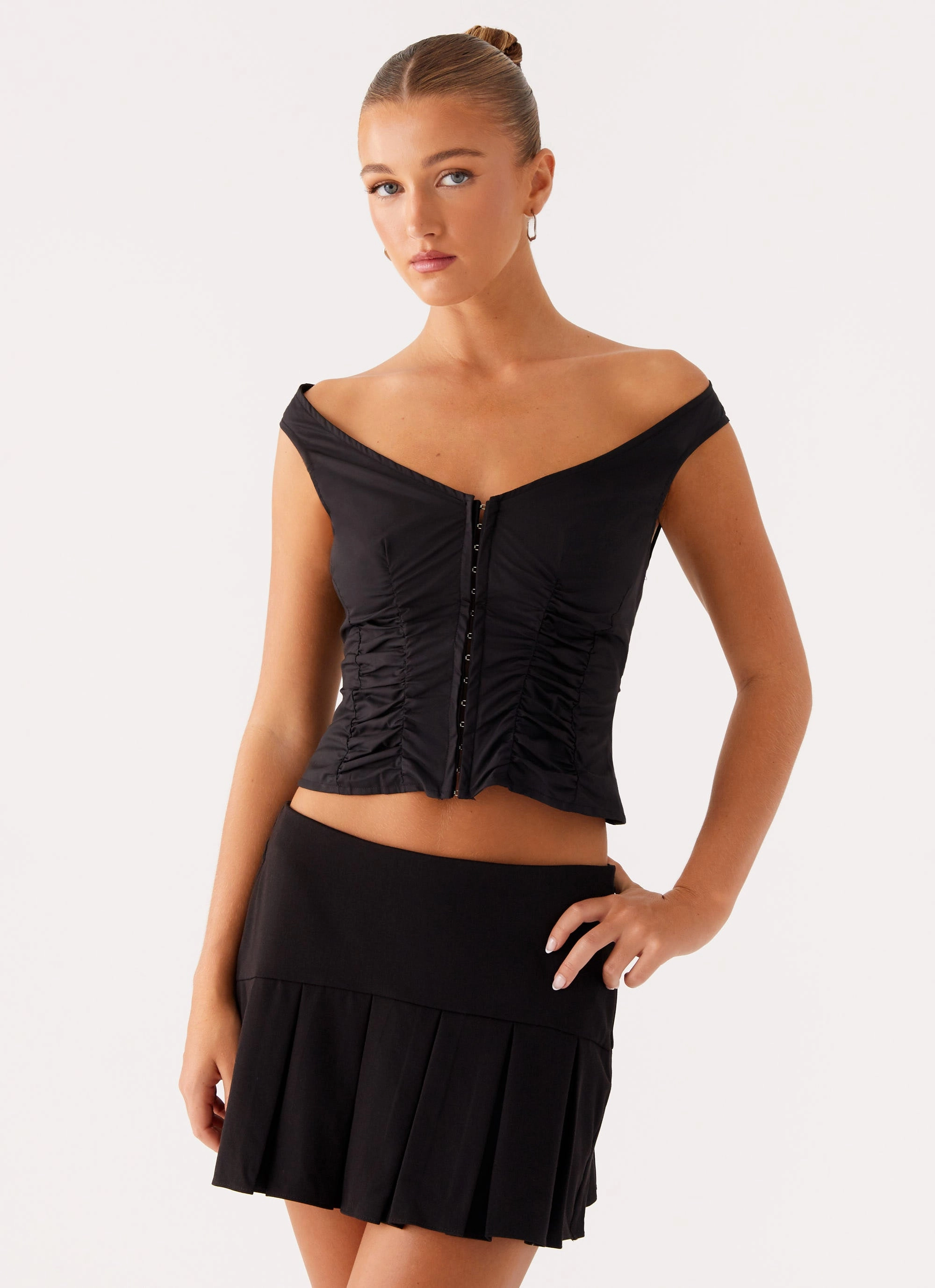 Shelby Pleated Mini Skirt - Black Casual Vibe