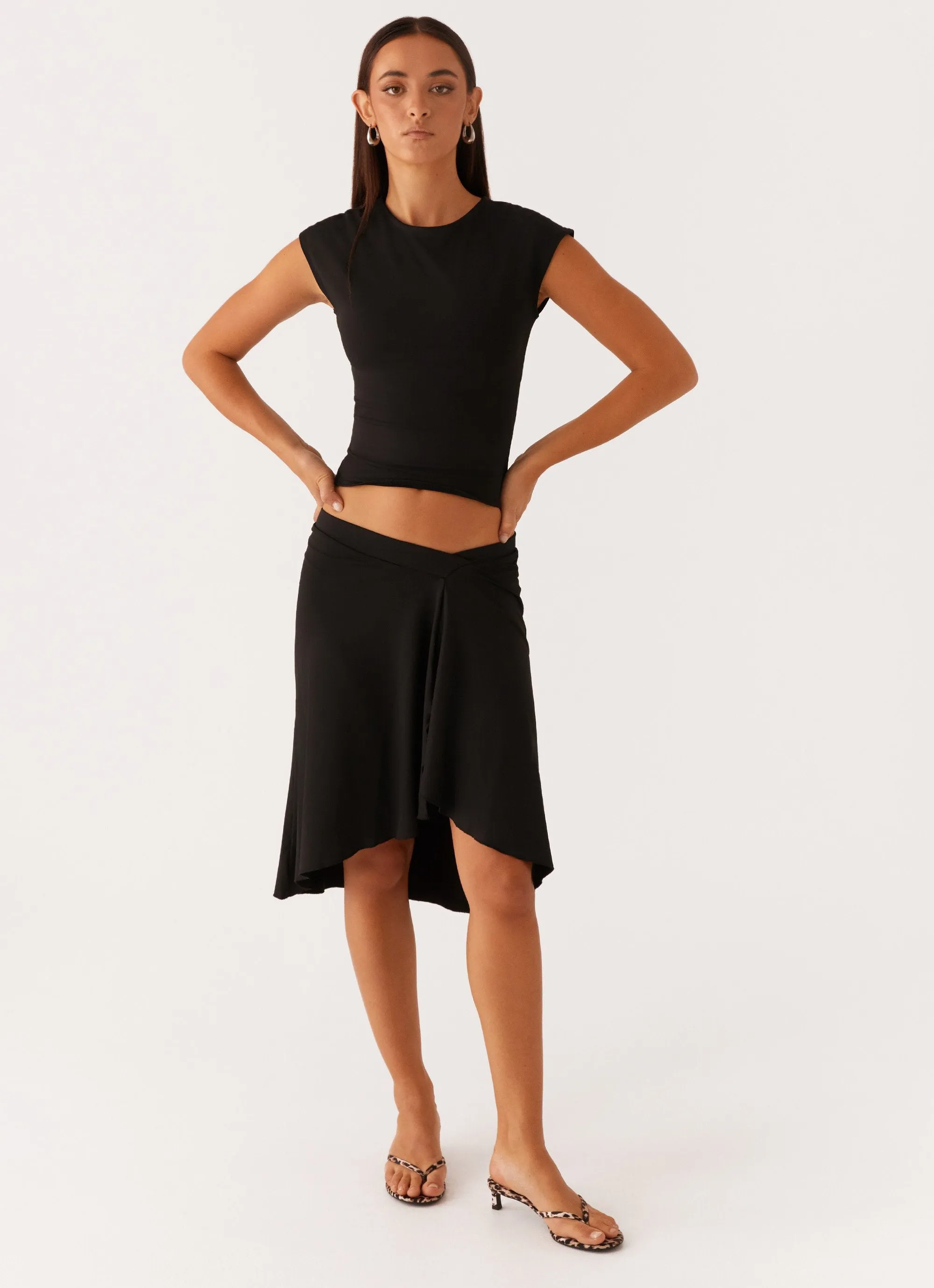 Secure Cuff Design Clean Fit Shes A Lady Midi Skirt - Black