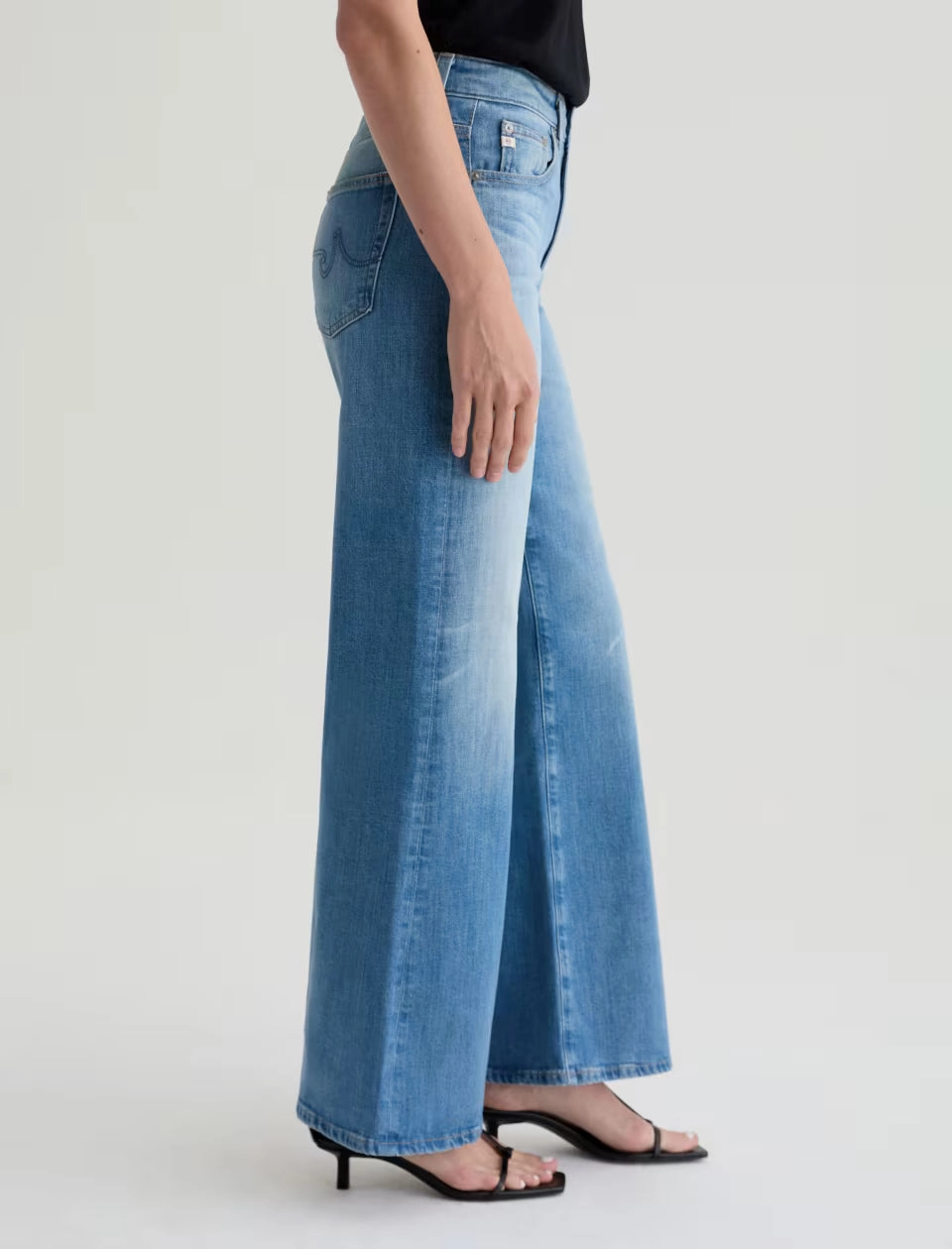 Versatile Comfort AG Saige Wide Leg Jean 18 Years Bisou