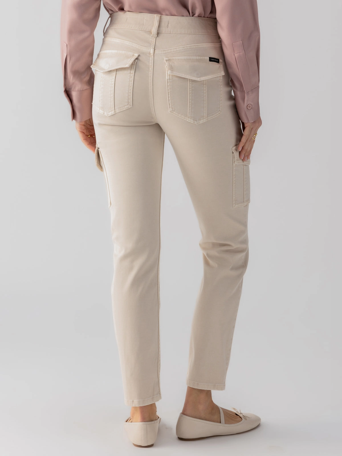 FlexibleMobilityDesign Sculpted Hayden Cargo Standard Rise Pant Toasted Almond