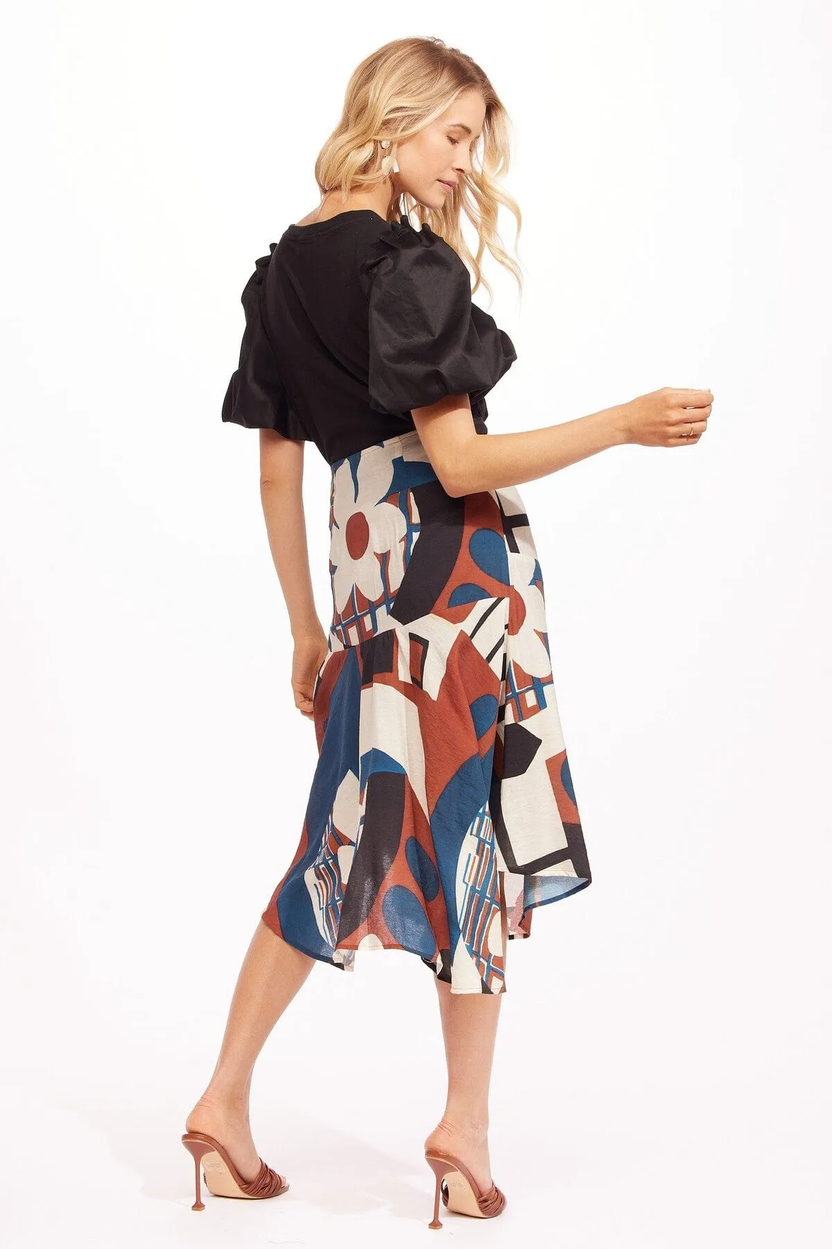 Reinforced Hemline Tapered Cut Yana Skirt ?C Shasta Daisy