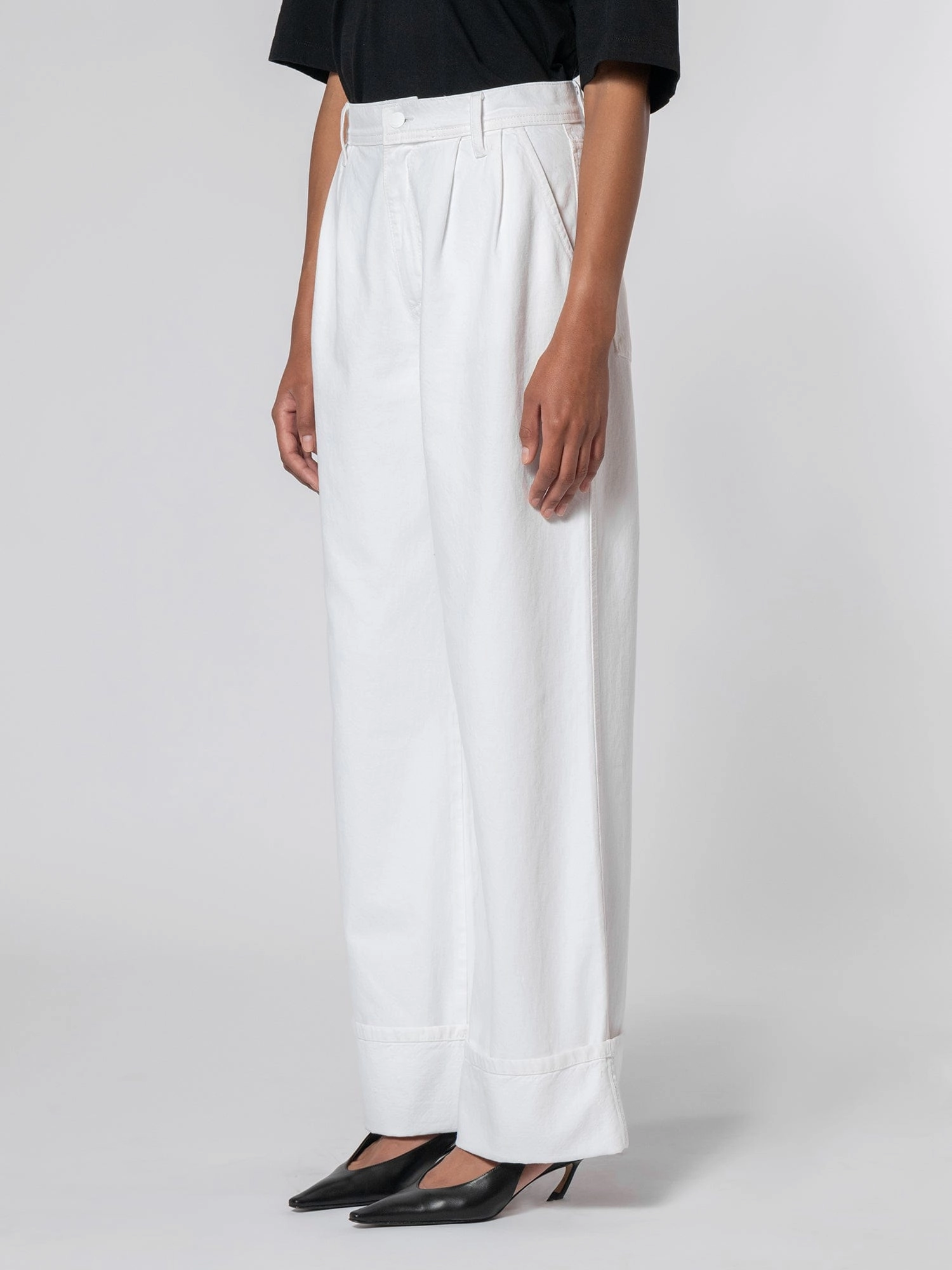 Timeless Piece Outdoor Adventure Party Look Youth Style Pleat Jean Cuffed Paper