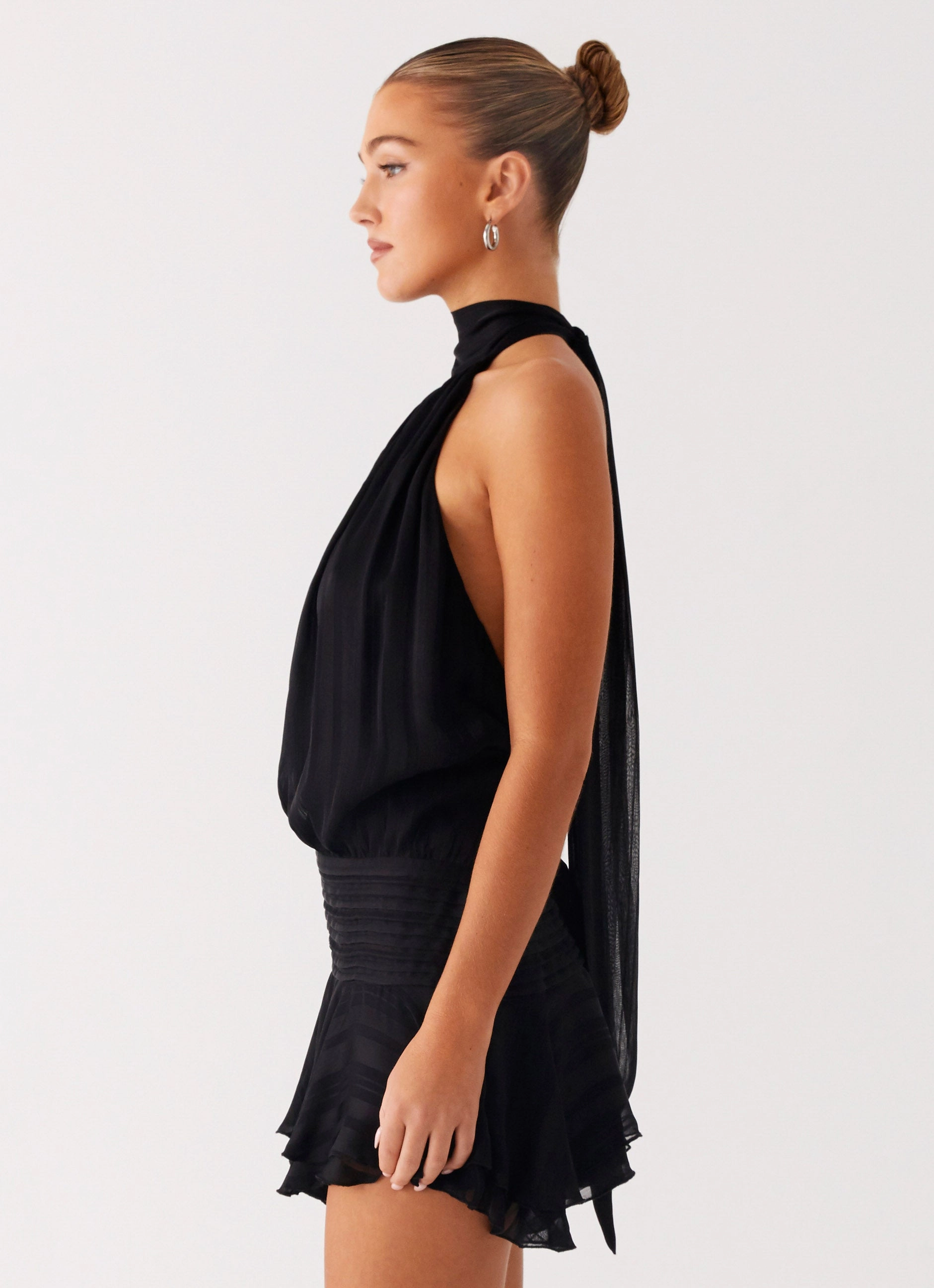 Fashion Energy Smooth Curve Willow Chiffon Mini Dress - Black