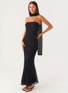 Smooth Motion Under the Pagoda Maxi Dress - Black Smooth Motion Under the Pagoda Maxi Dress - Black Seamless Finish Roll Up Fasten