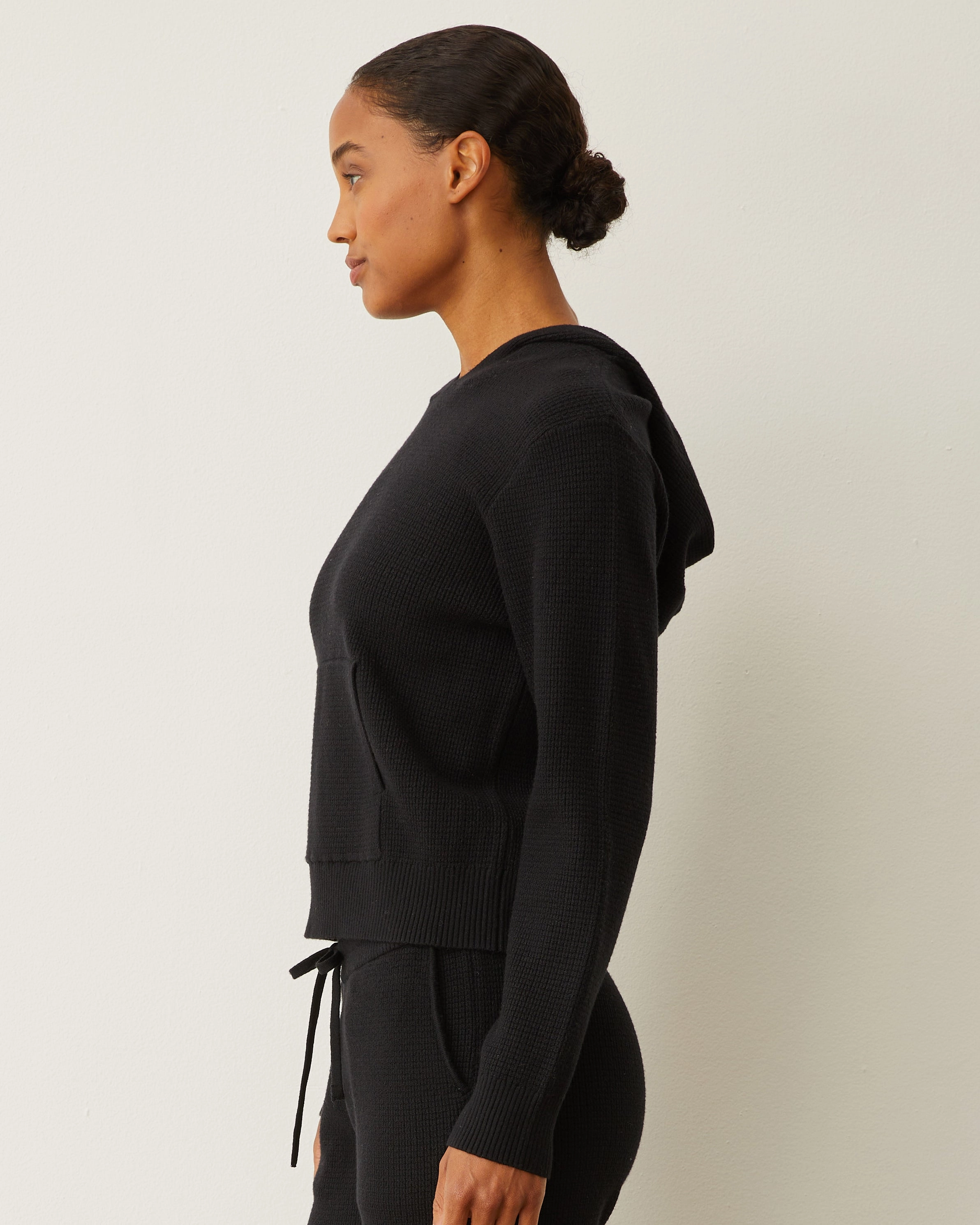 MinimalistCut Breathable Knit Fabric Soft Knit Waffle Kangaroo Pullover