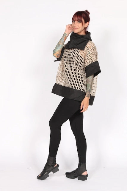 NonRestrictive HiddenVentilationPockets HOT1 Top