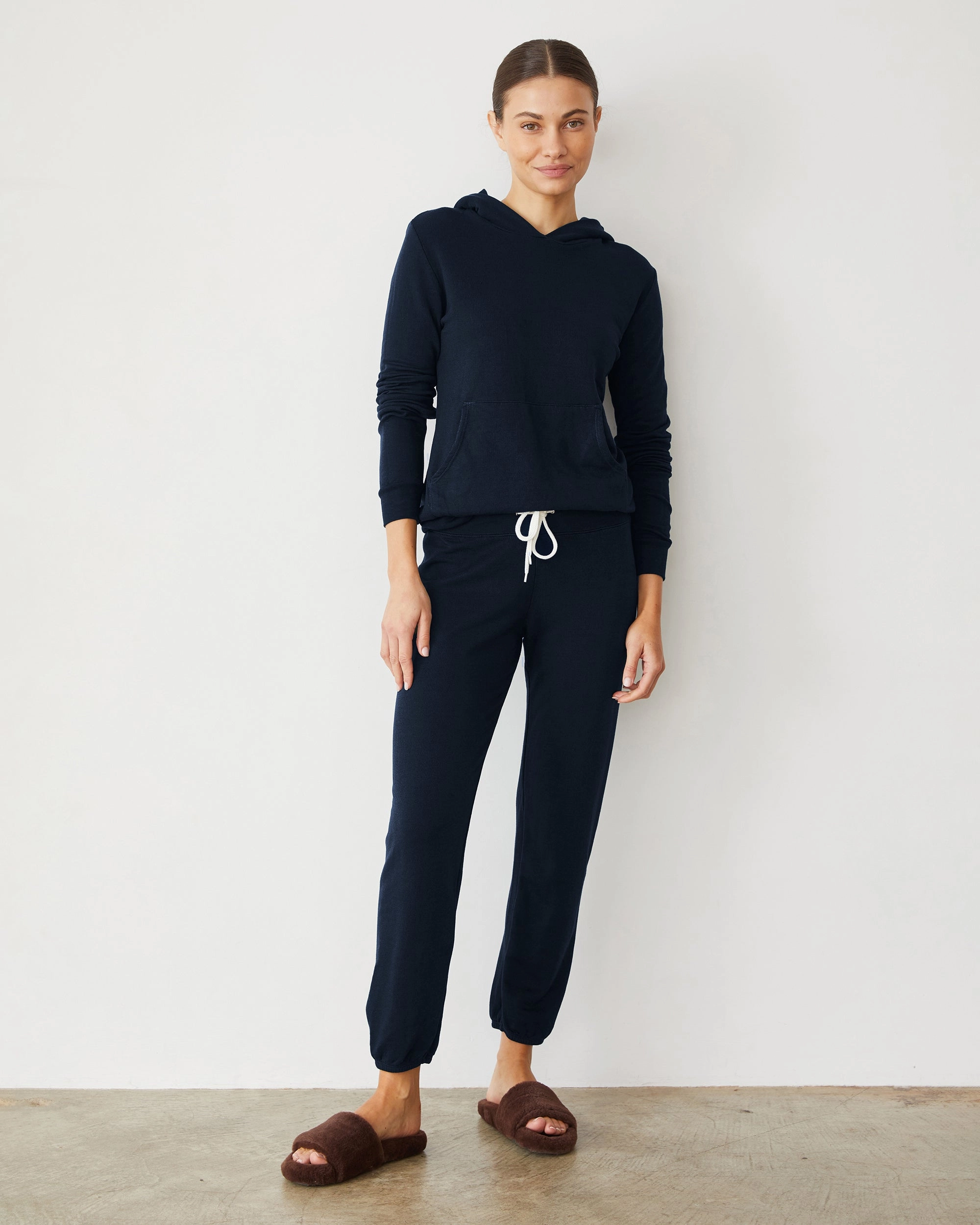 Curved Hem Design Softfleece Kangaroo Pullover