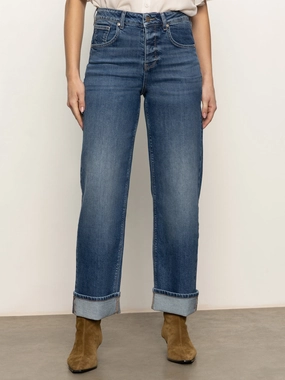 Soleil 90's Straight Jean Indigo Medium Flexible Knee Articulation Fashionable Cut Belt loops Soleil 90's Straight Jean Indigo Medium