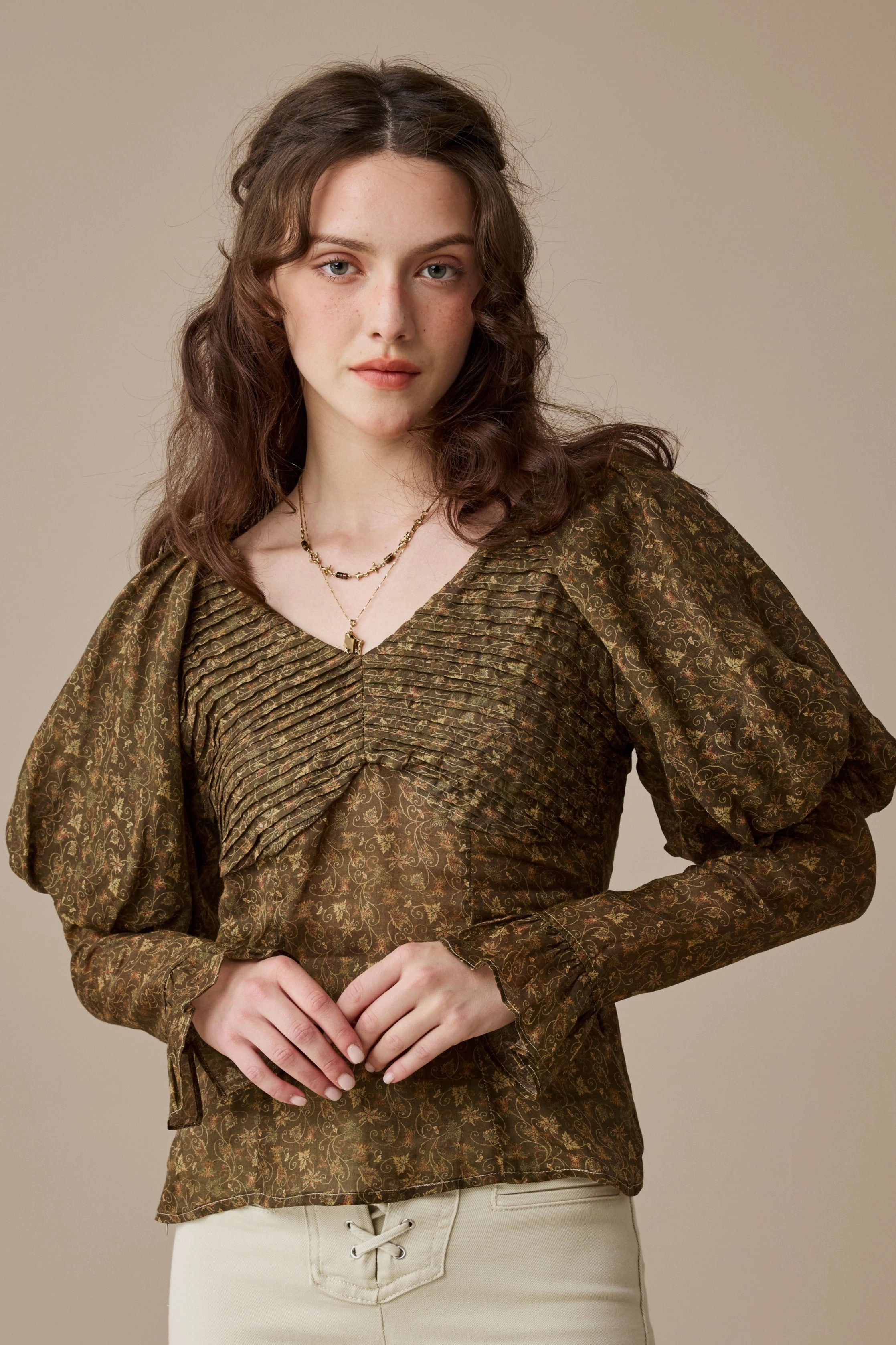 Glove Compatible Cuffs Sleek Outer Sonia 33 |pintucked linen blouse