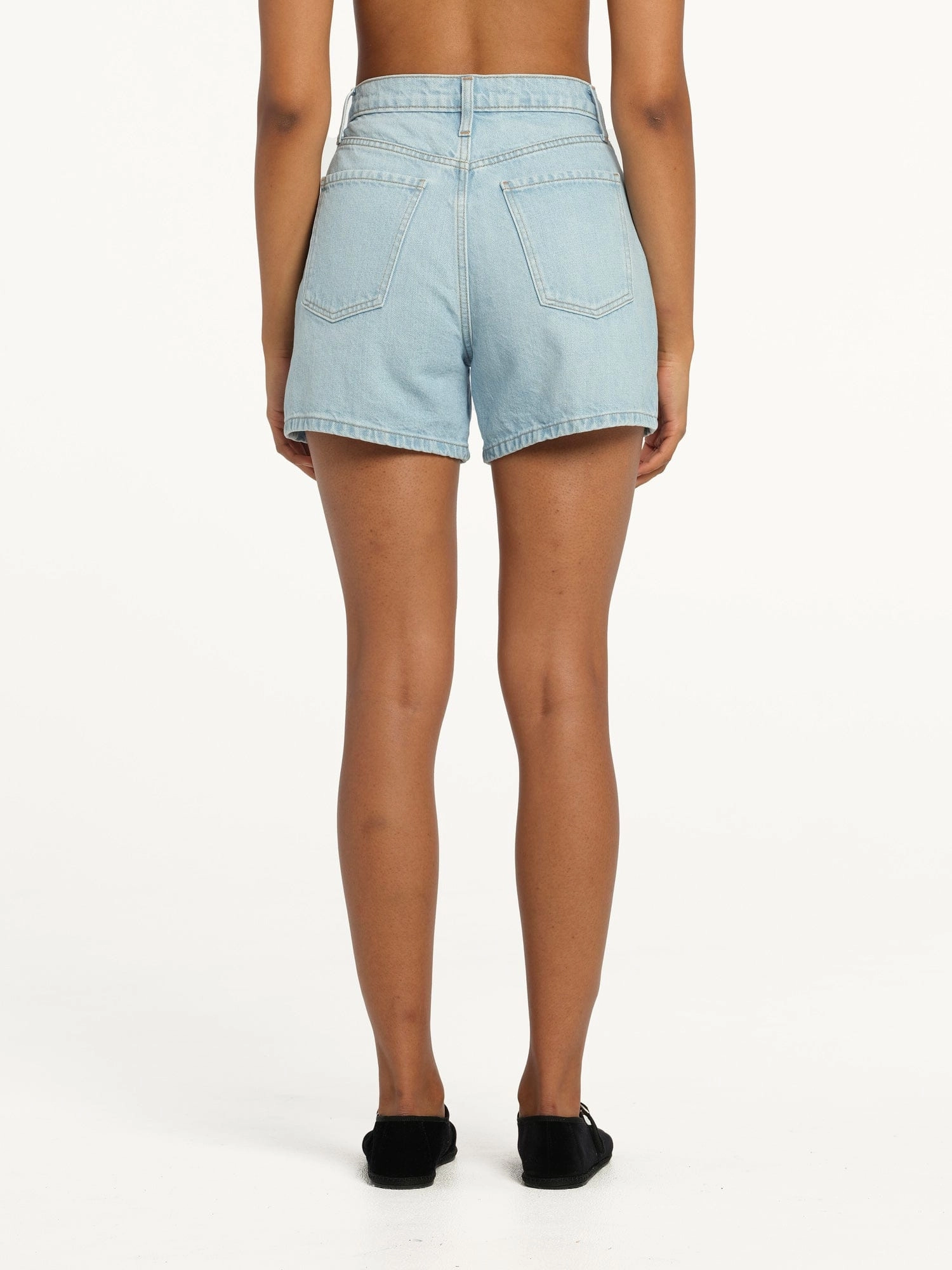 yoga clothes Stevie Short Soft Sky | Linen Denim