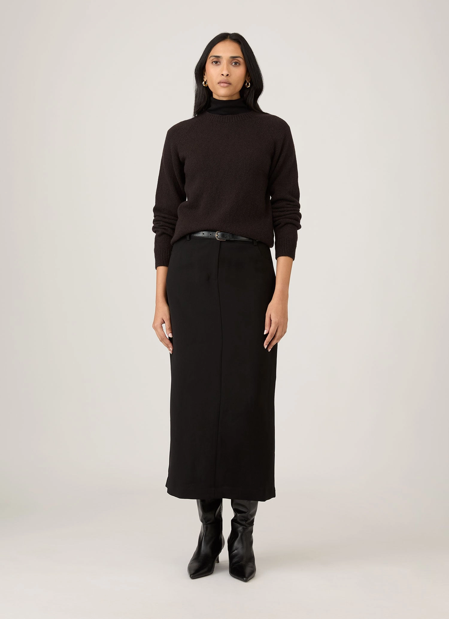 Stay Soft Women's Lambswool Crew Neck Jumper in Truffle