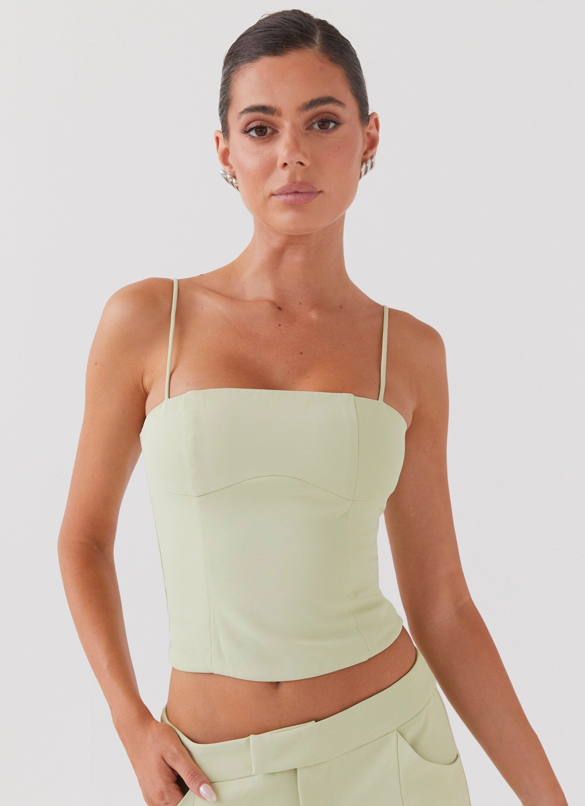 Comfy Style Tailored Silhouette Eliana Crop Top - Green Zest