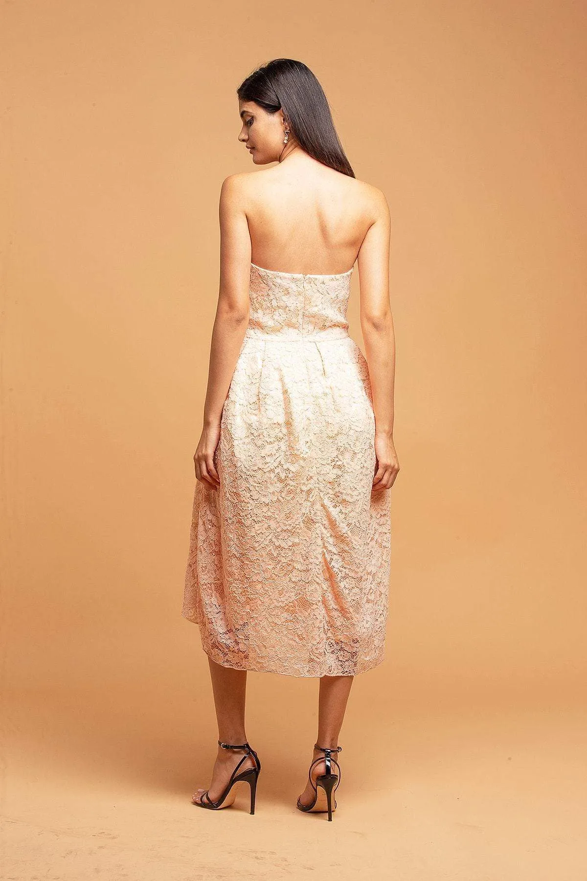 Minimal Curve Strapless Lace Apricot Dress