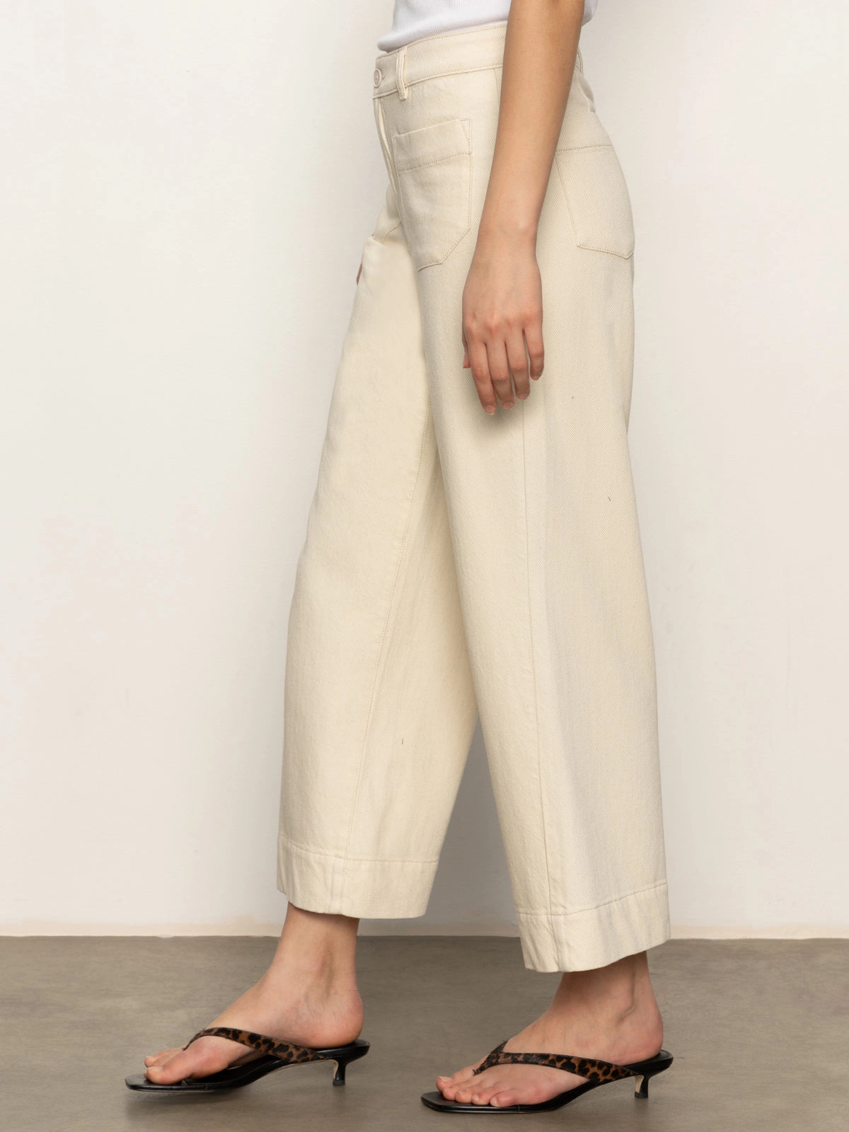 Erasable Logo Patch Body Movement Soft Marine Wide Leg Standard Rise Crop Pant Macrame