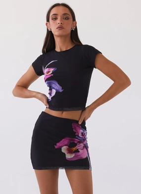 Sunset Bliss Mesh Mini Skirt - Cosmo Floral Flattering Style Sunset Bliss Mesh Mini Skirt - Cosmo Floral QuickReleaseFastenings Tagless Labeling