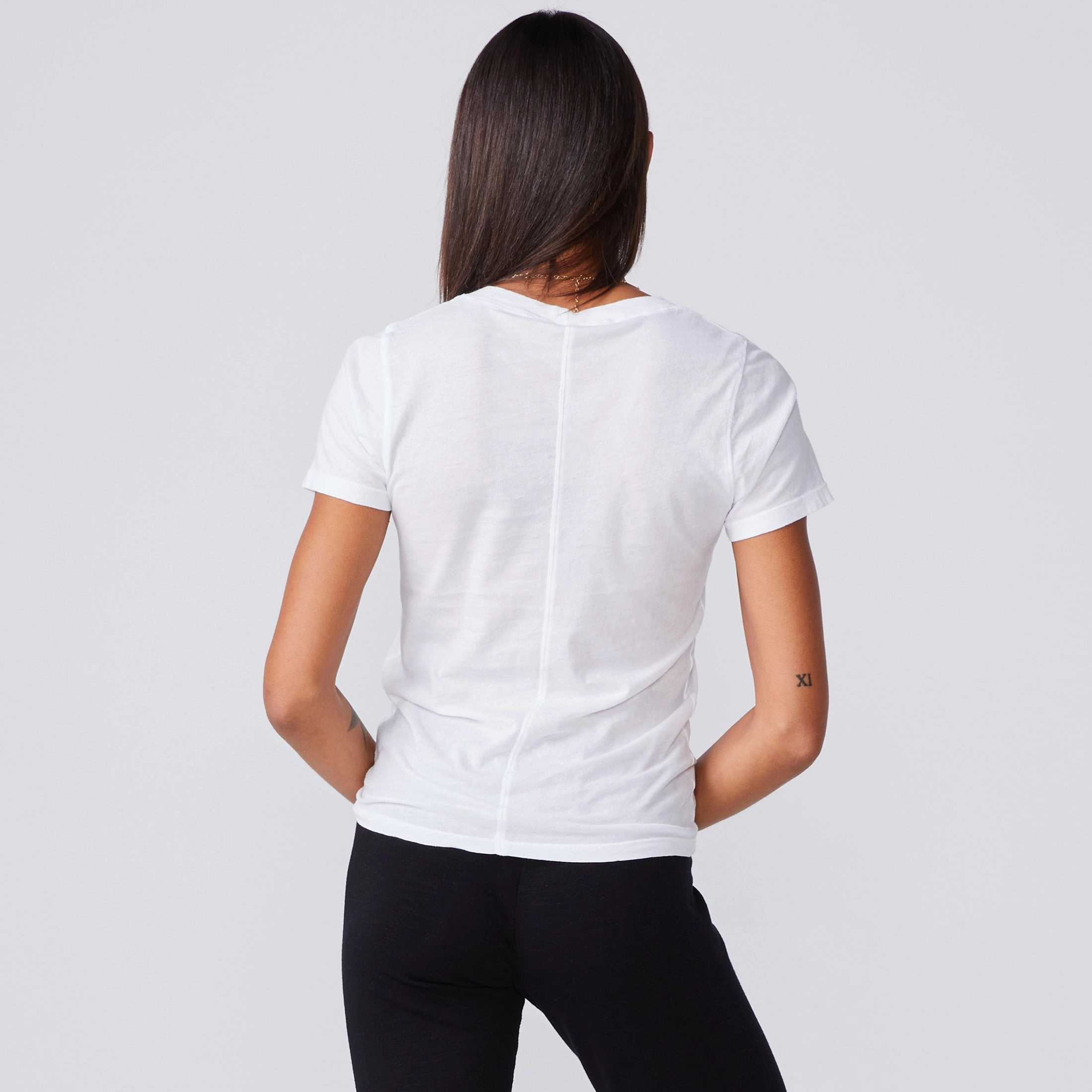 Super Fine Jersey Fitted Crew Neck Tee Reinforced Hemline SlimFitAdaptation