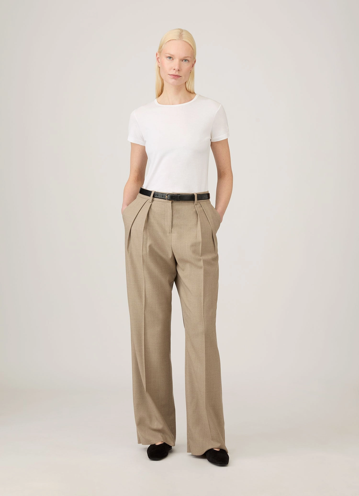 Easy Fit Stylish Casual Women's Classic T-shirt in White
