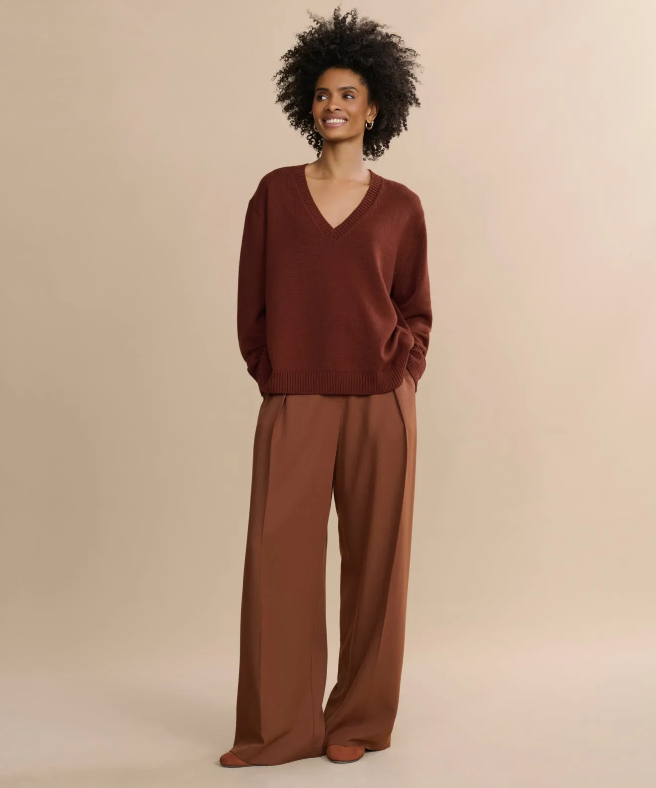 Simone V-Neck Durable Double Stitching Adaptive Fit Technology