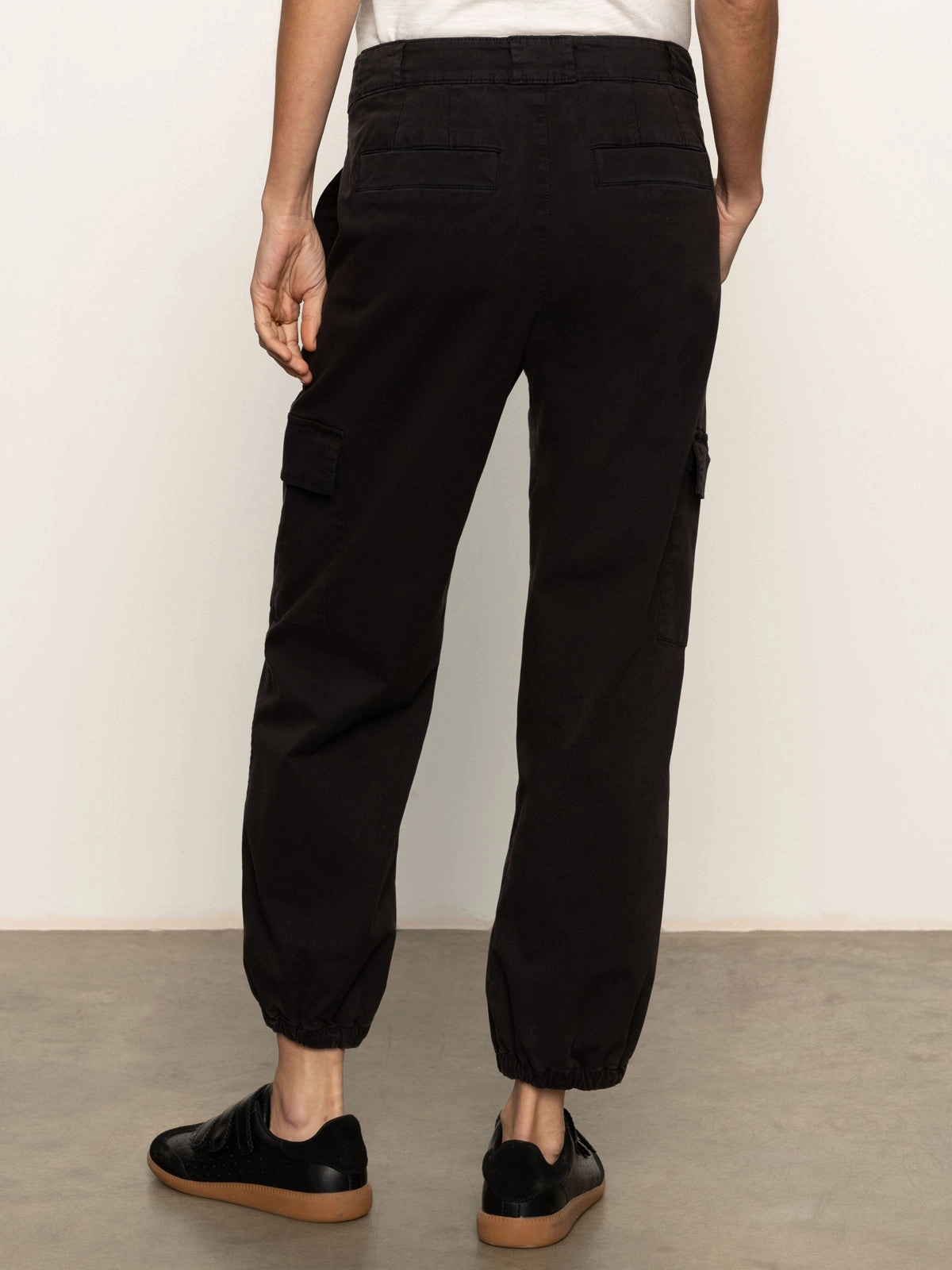On The Go Take Over Jogger Mid-Rise Pant Black