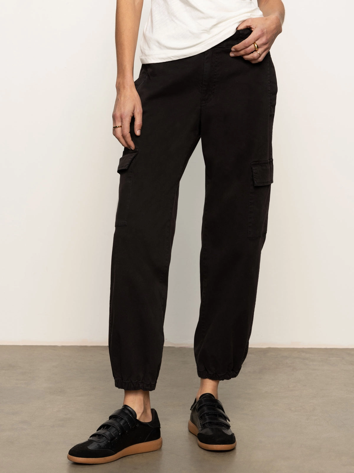 Smooth Finish Take Over Jogger Mid-Rise Pant Black