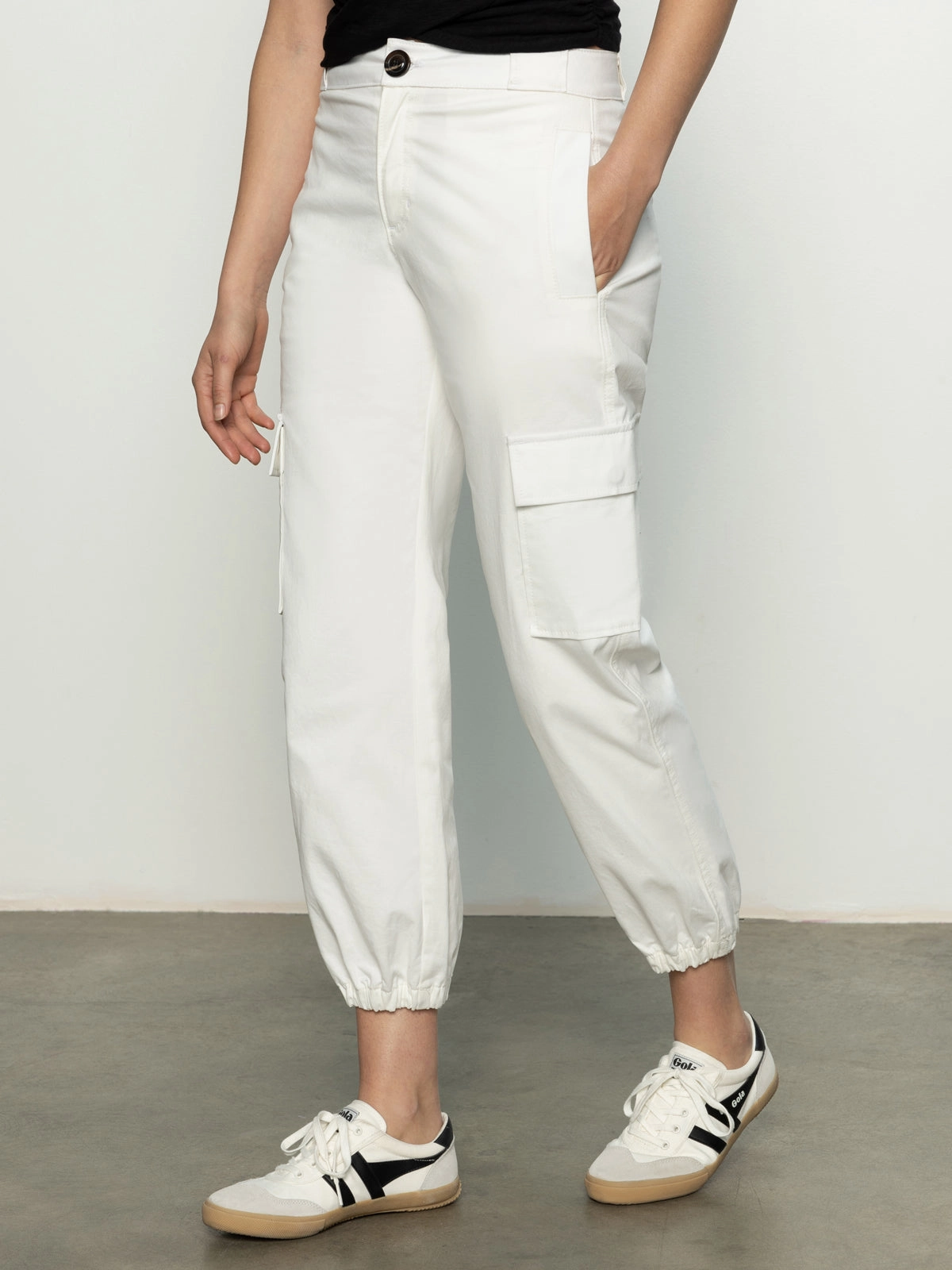 Take Over Jogger Mid-Rise Pant Bleached White Breathable mesh lining No Iron