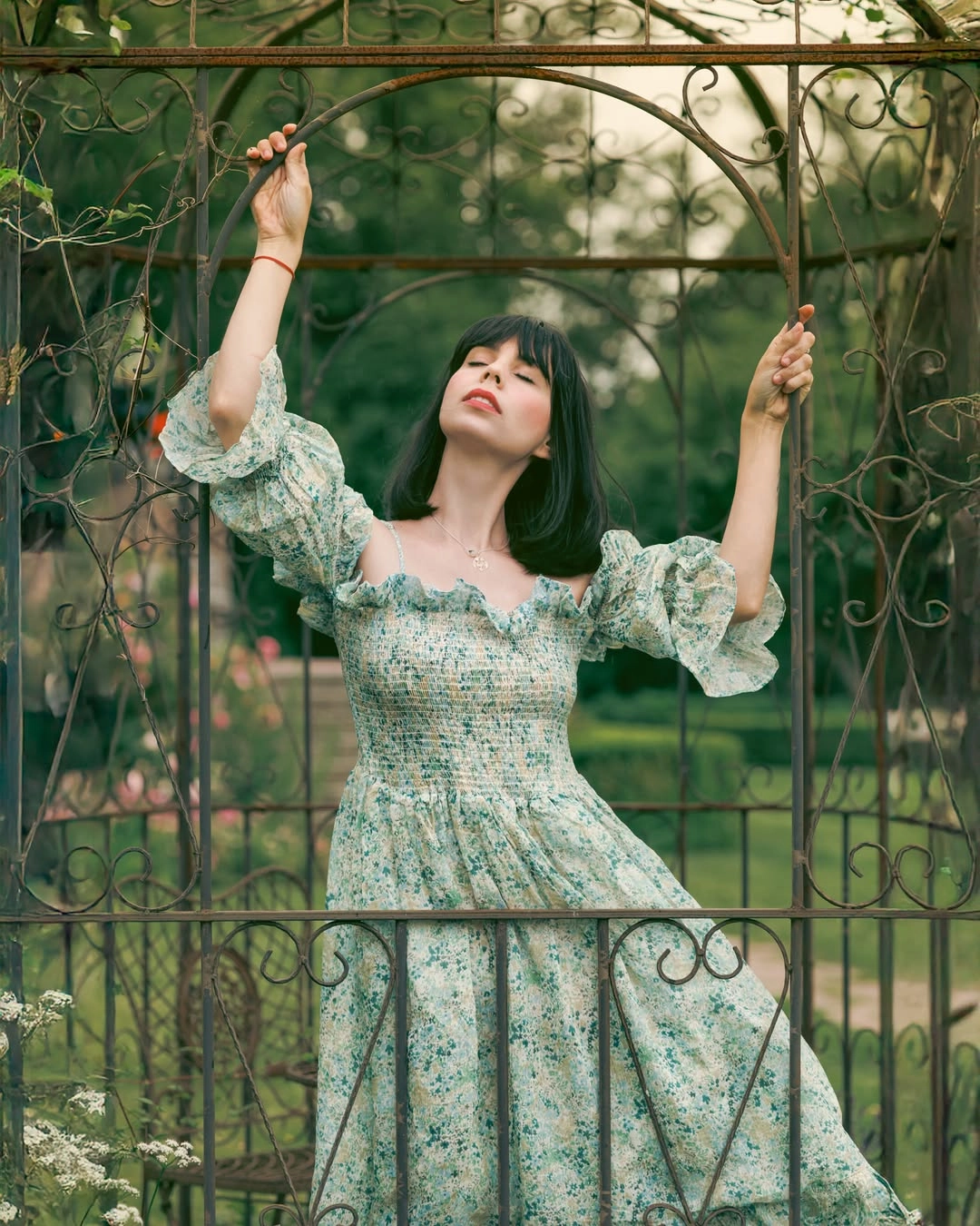 Detachable Layer Odor control Vines 25| Floral linen dress